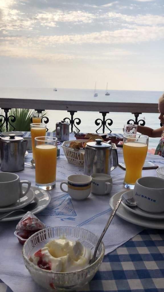 Svetlana & Michalis Oasis Hotel Agia Marina  Extérieur photo