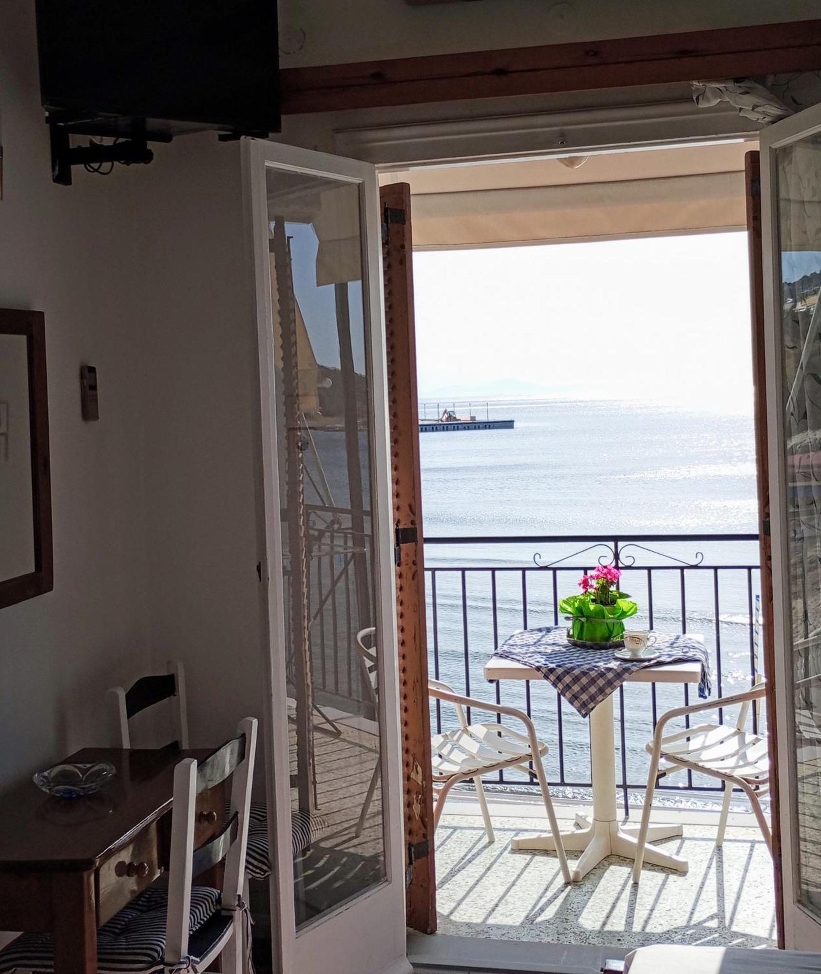 Svetlana & Michalis Oasis Hotel Agia Marina  Extérieur photo